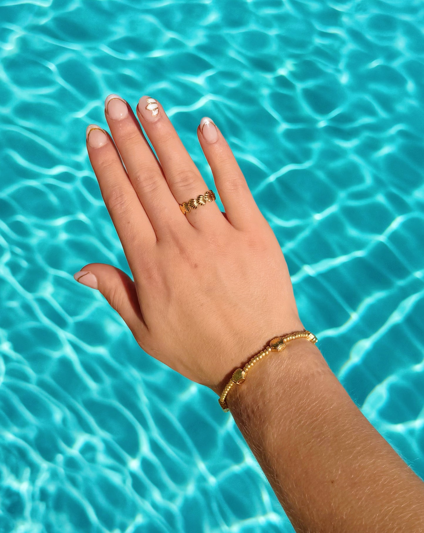 Gold Seashell Beaded Bracelet