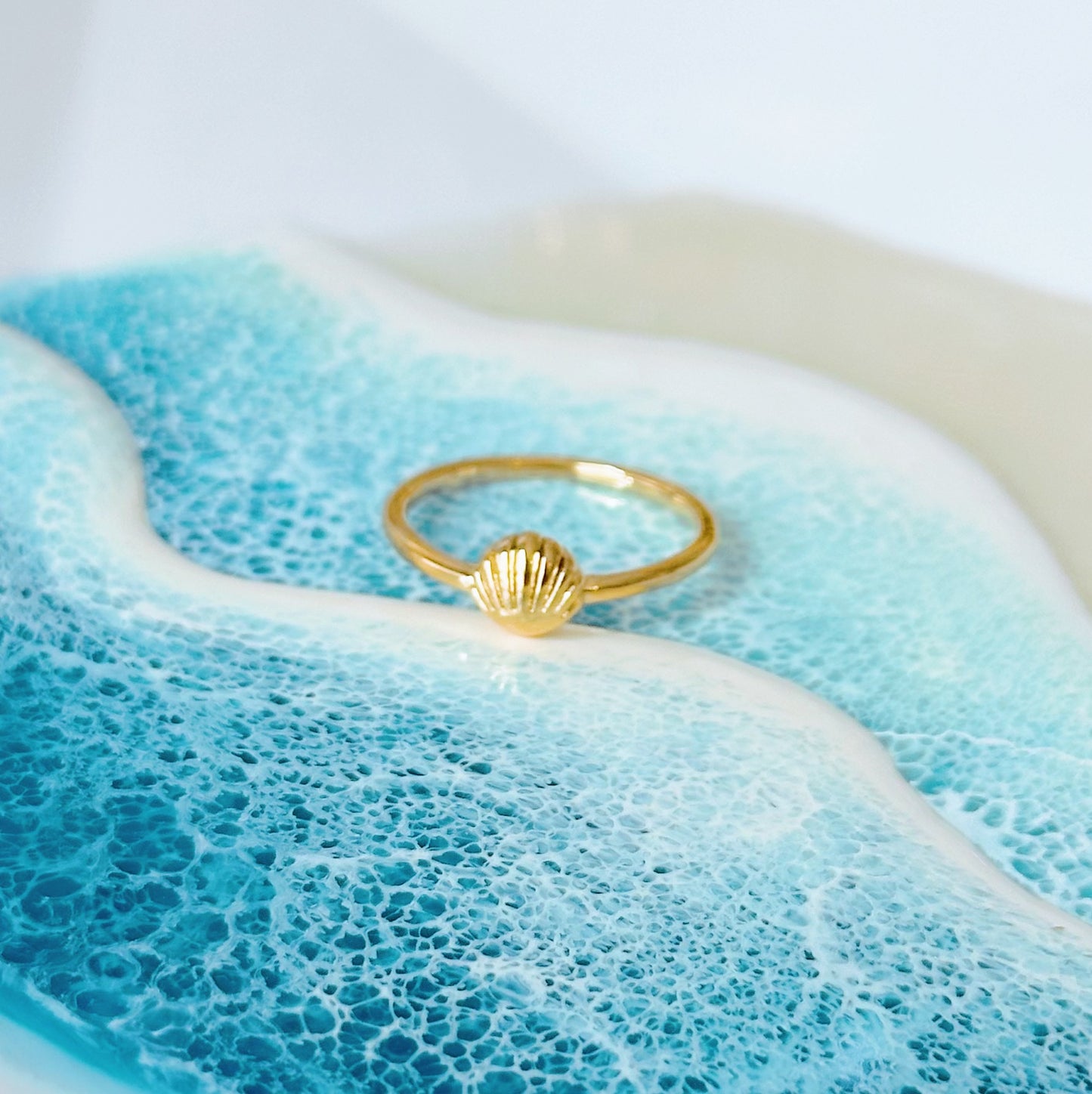 Dainty Gold Seashell Ring