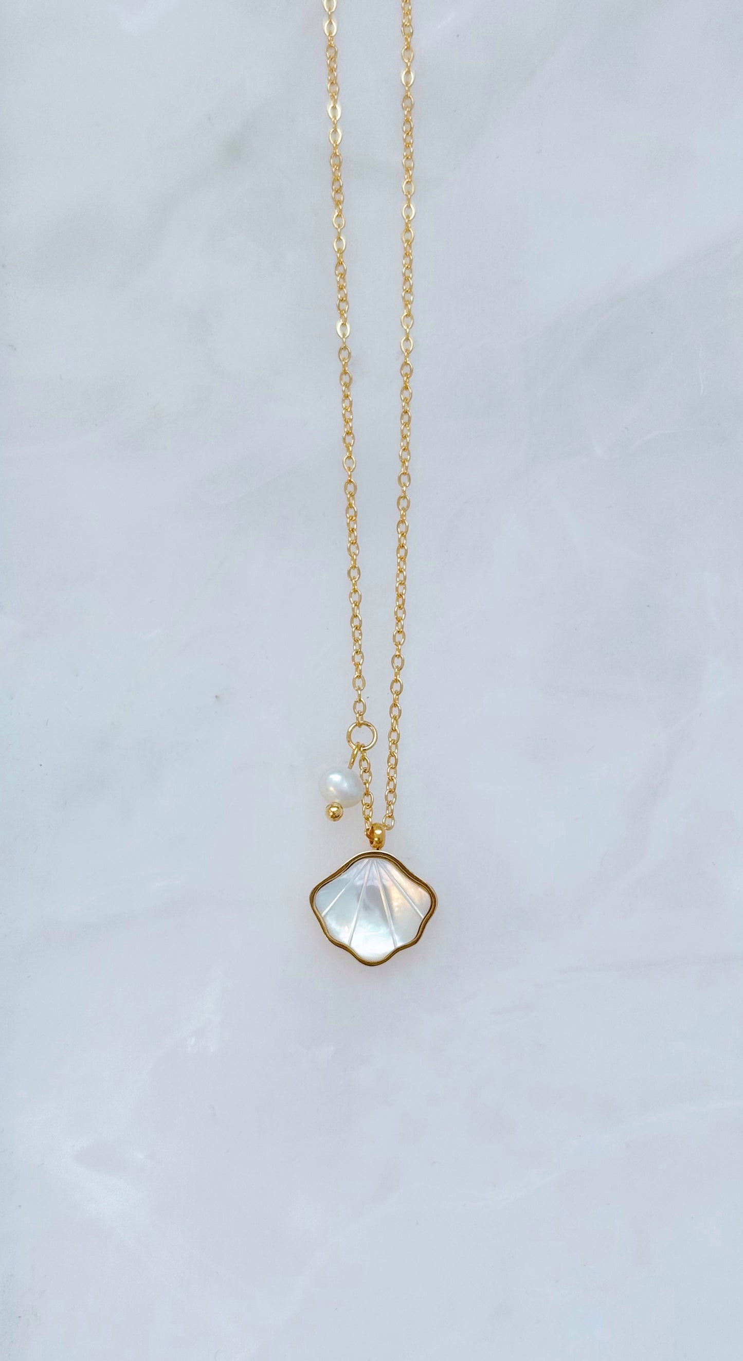 Capri Gold Enamel Seashell Necklace and Ring Gift Set