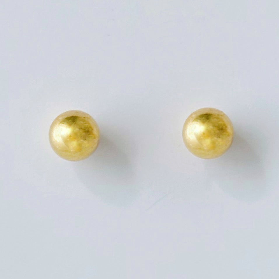 Dainty Gold Round Stud Earrings