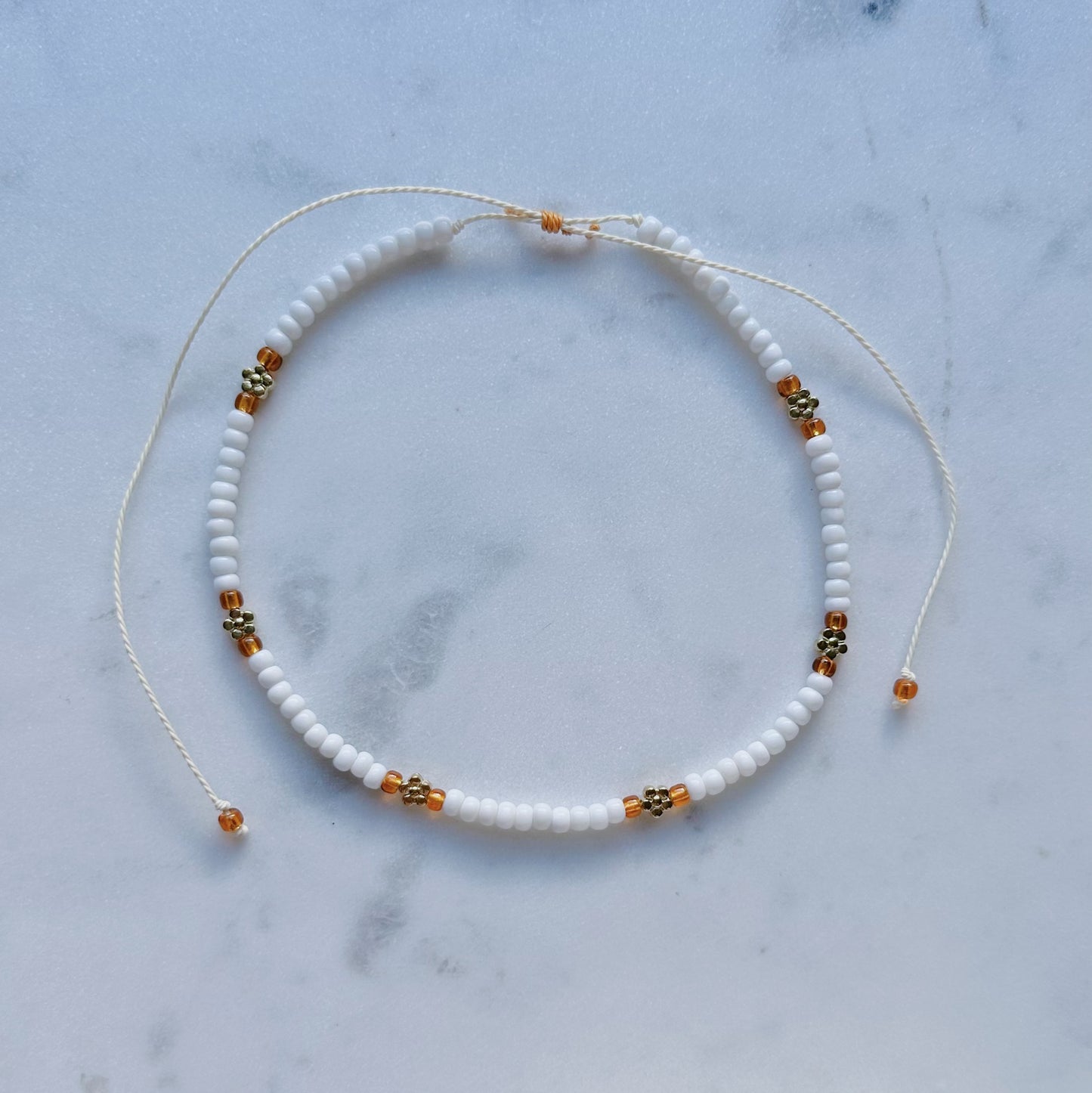 Daisy beaded adjustable necklace