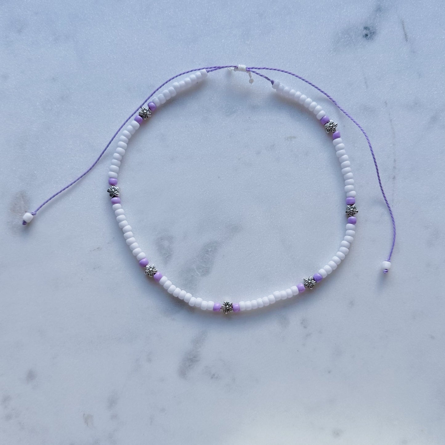 Daisy beaded adjustable necklace