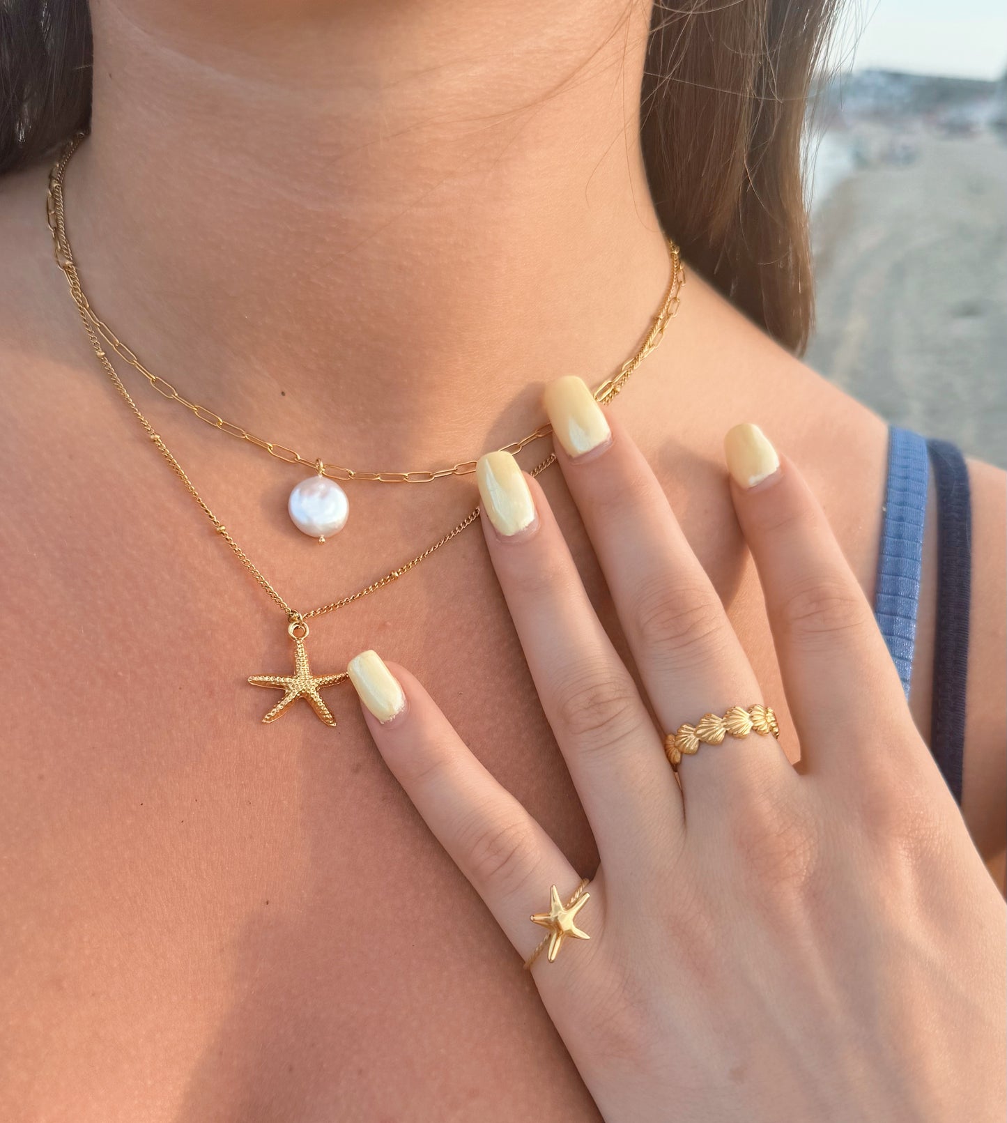 Gold starfish necklace