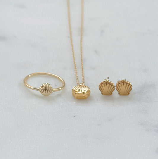 Dainty Gold Seashell Gift Set