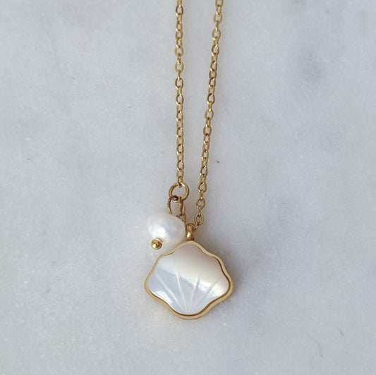 Capri gold shell and pearl necklace