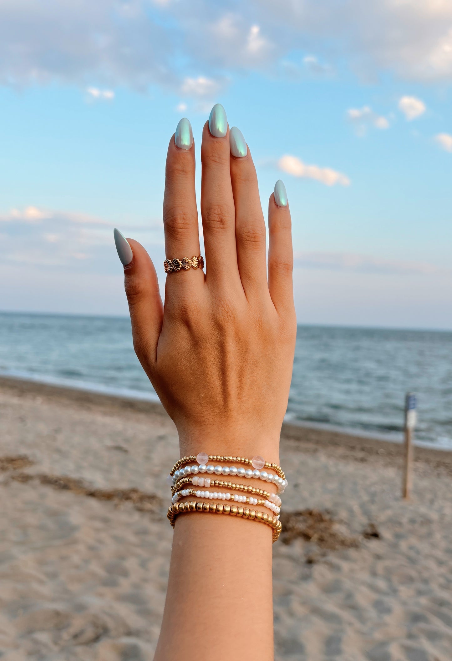 Chunky gold seashell ring