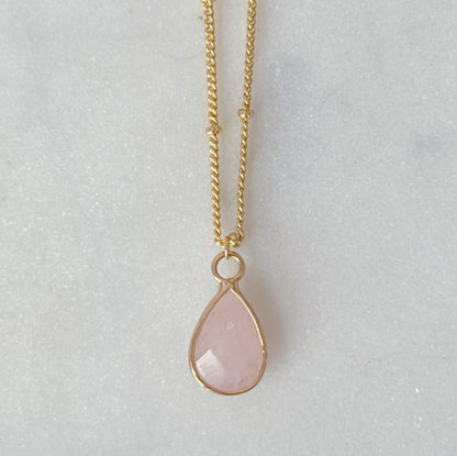 Rose quartz teardrop gold necklace