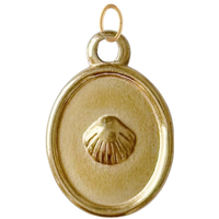 Gold Seashell Oval Pendant