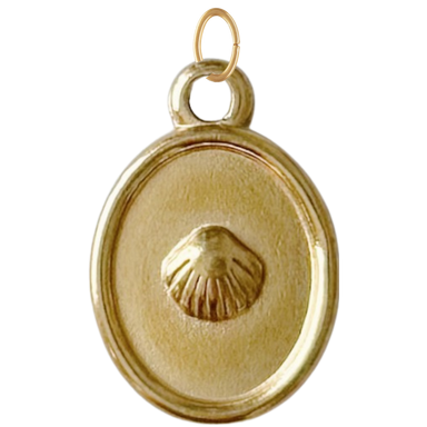 Gold Seashell Oval Pendant