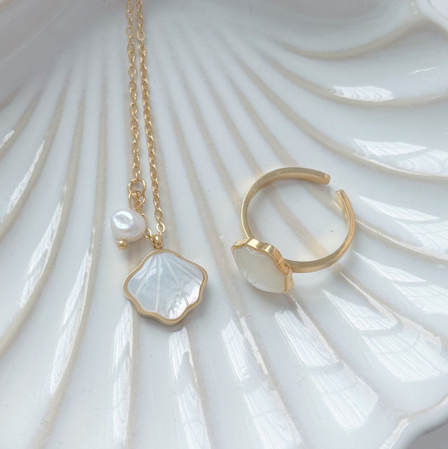 Capri Gold Enamel Seashell Necklace and Ring Gift Set