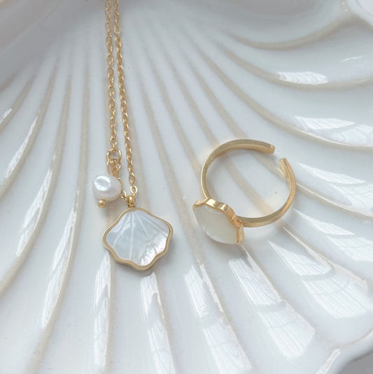 Capri Gold Enamel Seashell Necklace and Ring Gift Set