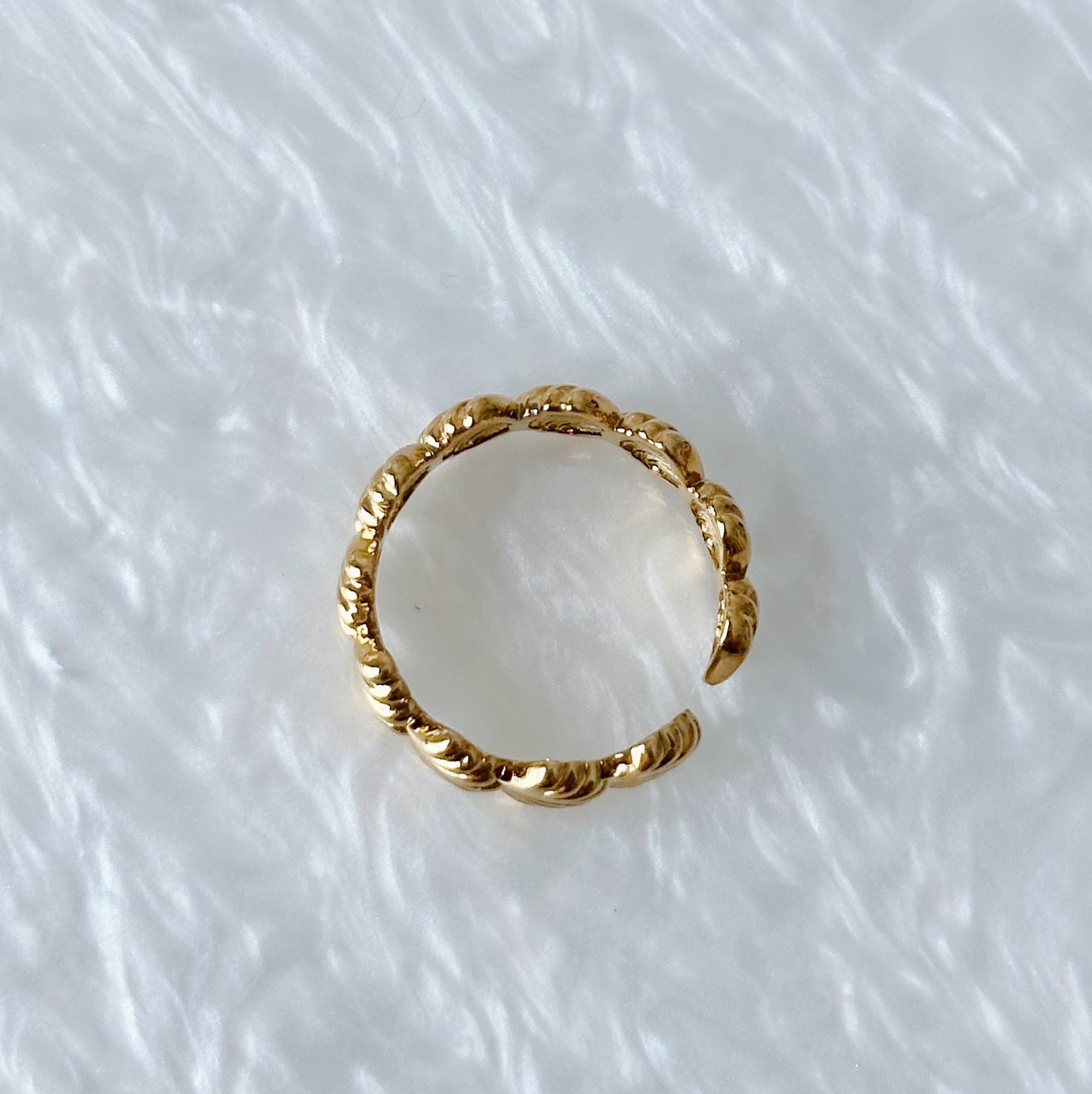 Chunky gold seashell ring