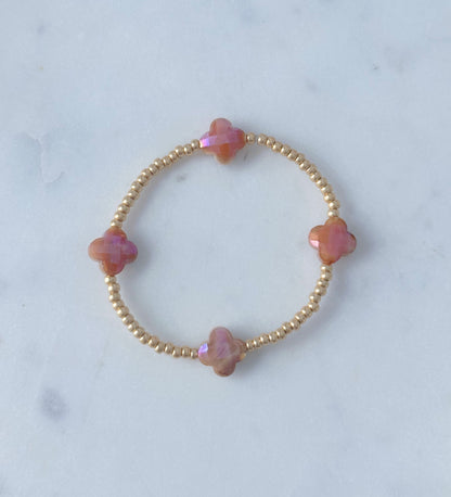 Dainty clover beaded bracelet