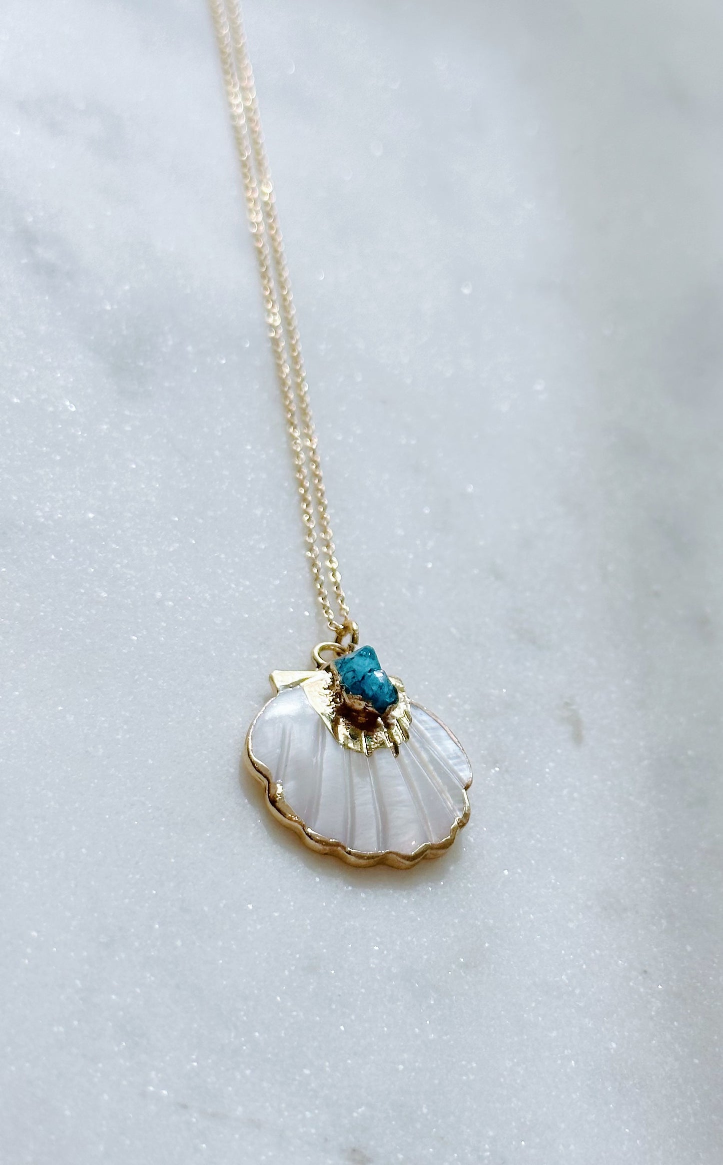 Mermaid era seashell necklace