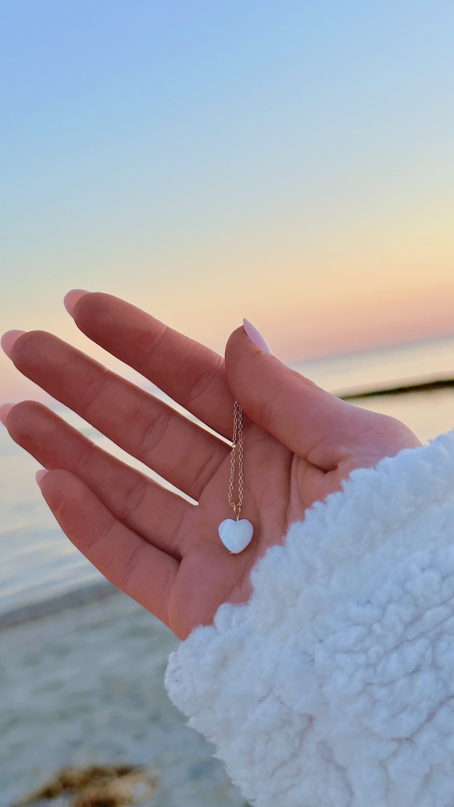 Shell heart pendant necklace