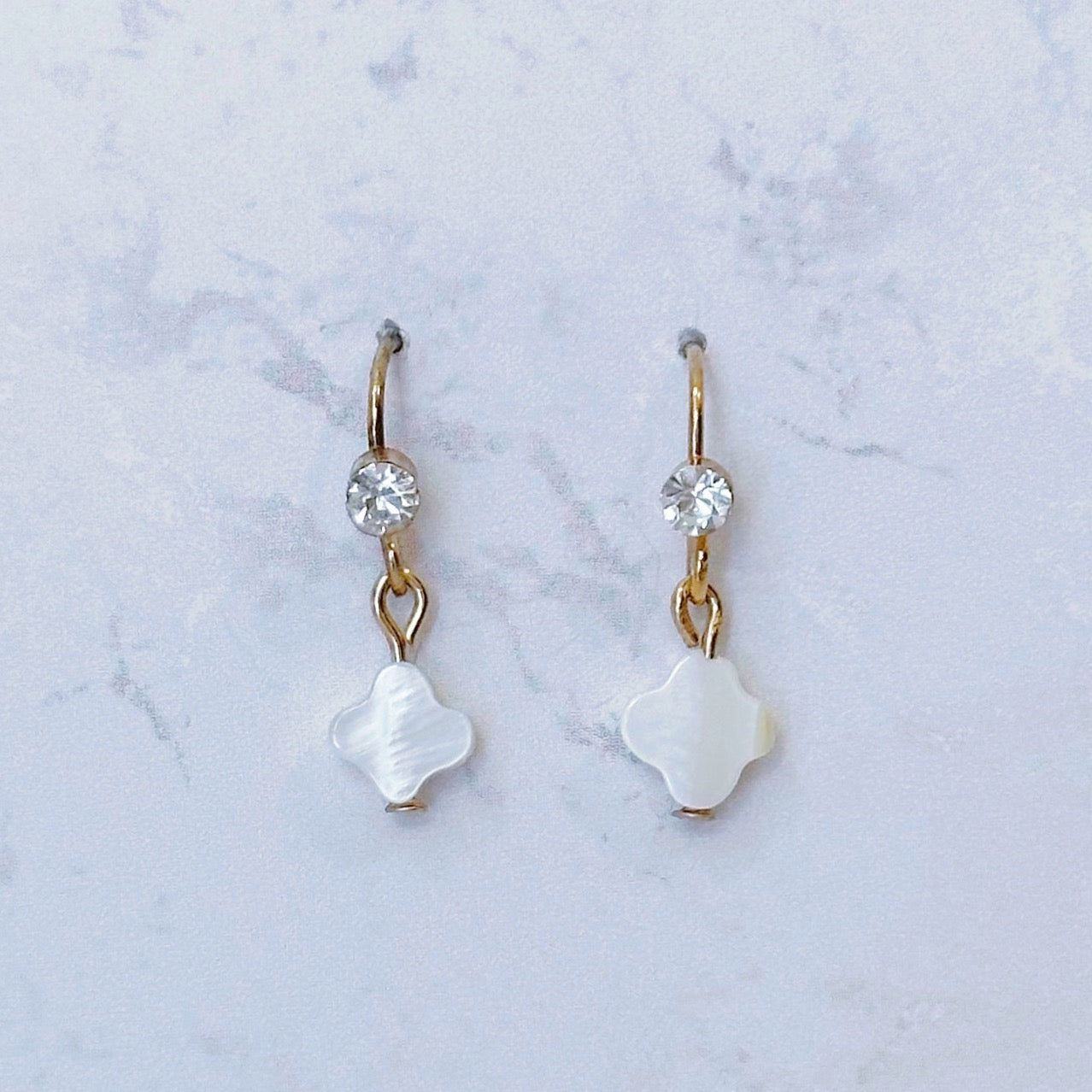 Elegant dainty clover earrings