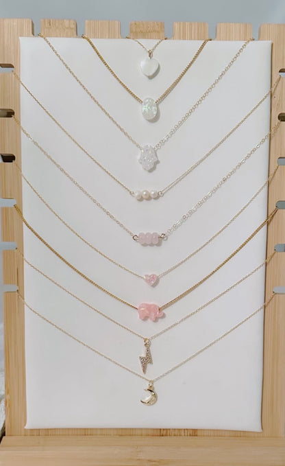 Dainty rose quartz necklace