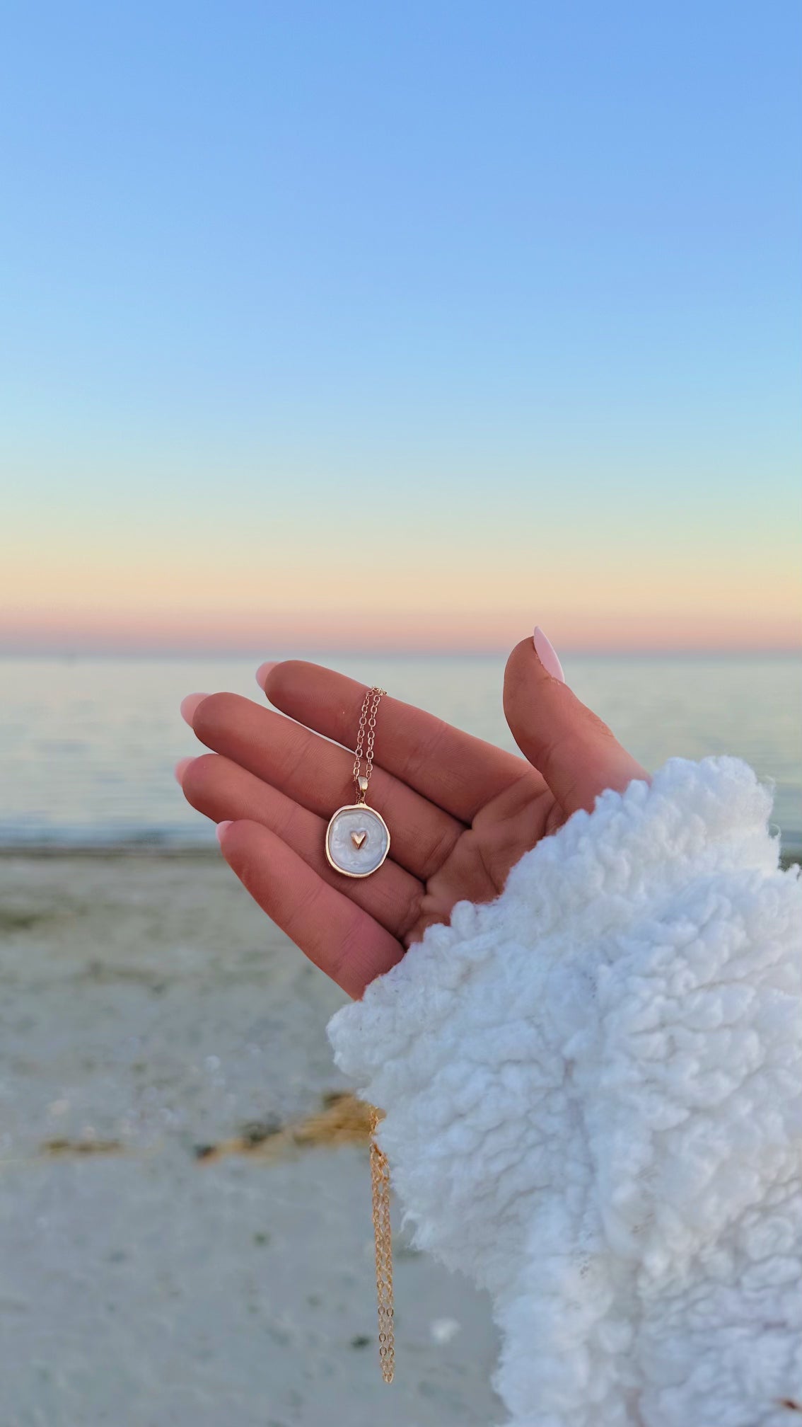 Pearly heart pendant necklace