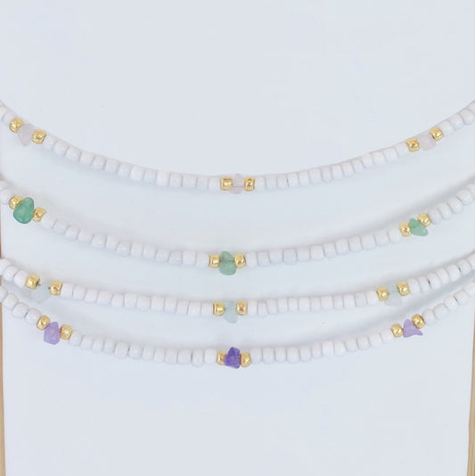 Gemstone pattern beaded necklace